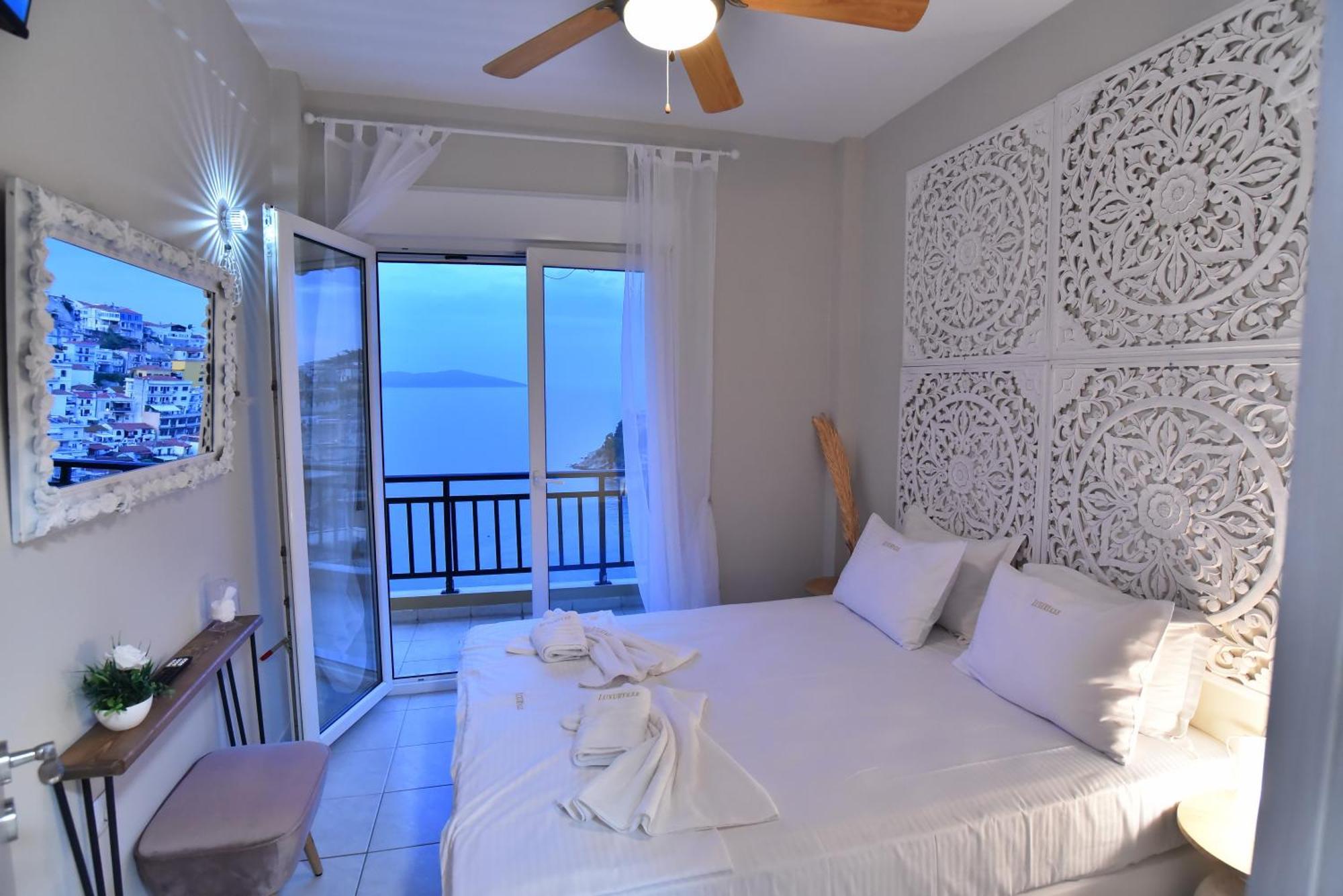 Infinity Blue Lux Suit Kavala Dış mekan fotoğraf